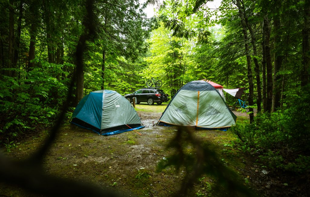 how-to-keep-your-tent-dry-in-the-rain-outdoor-with-j