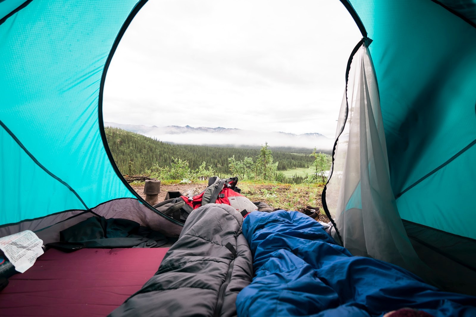 The Best Budget Sleeping Bag Choices On The Market [Review And Buying Guide] - Outdoor With J